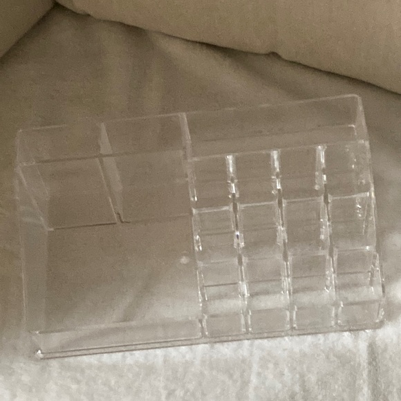 Hard plastic Make up holder 16 holders 8 & a half” across 3” tall New - Picture 3 of 4